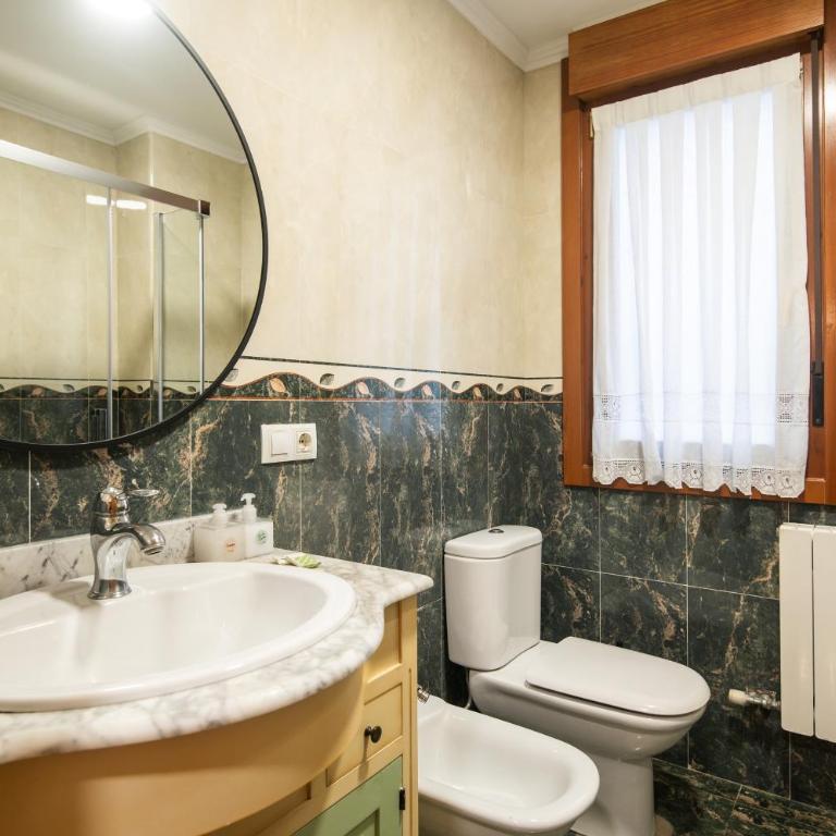 Apartamento 3 habitaciones a 10 min de la playa y del centro VUT-6228-AS - Three-Bedroom Apartment - 15