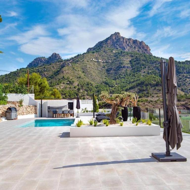 Luxury Villa with Stunning Mediterranean and Calpe - Villa de 3 dormitorios - 9