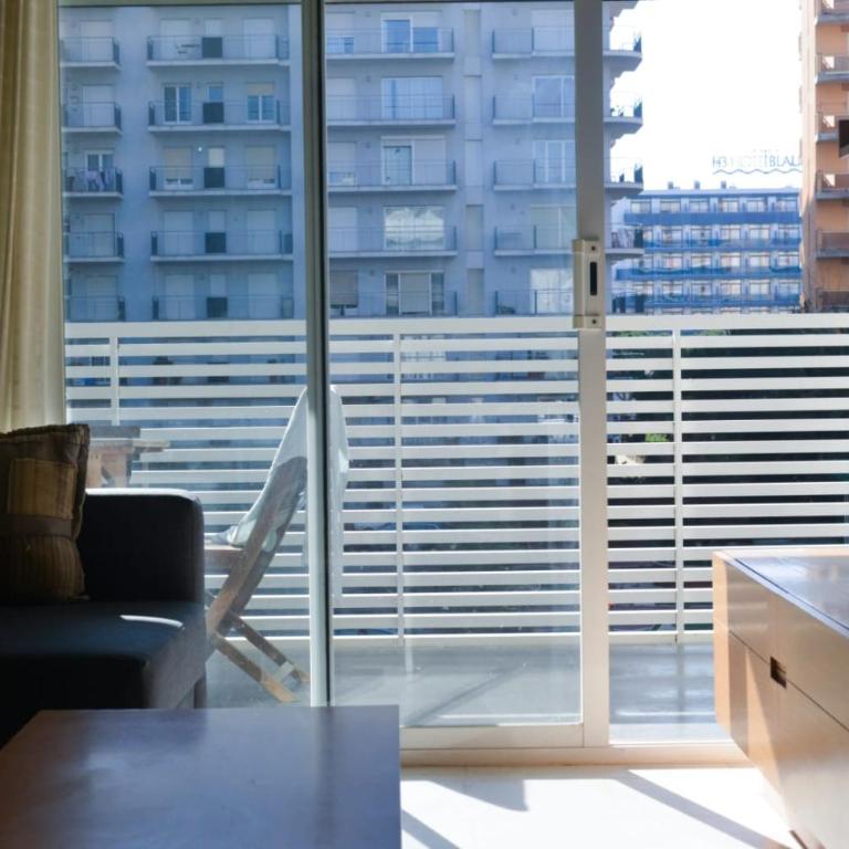 Beachfront Apartment with Pool and Garden S Abanell Blanes - Apartamento con vistas al mar - 9