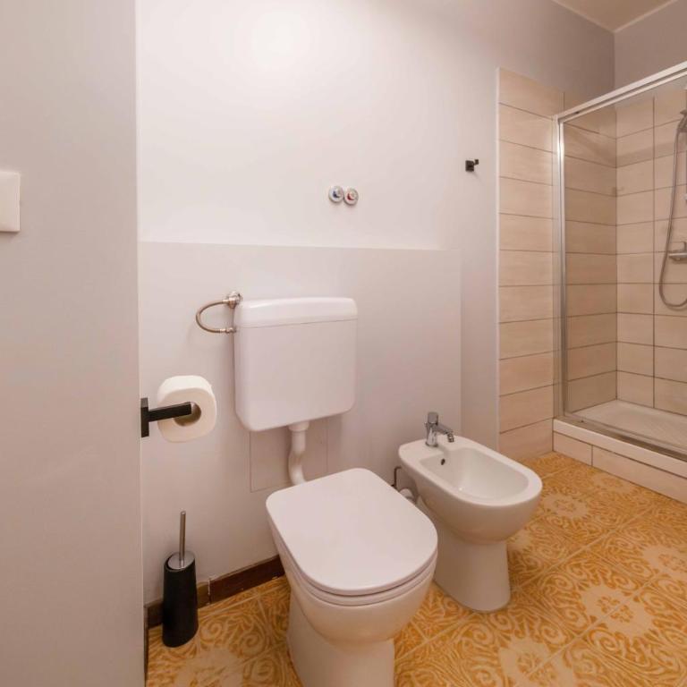 Casapiu Rooms - Camera Tripla con Balcone - 10