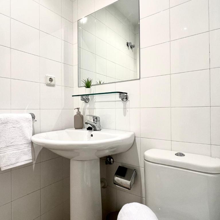 Suite Deluxe Puerta de Almodóvar - Apartamento de 3 dormitorios - 12