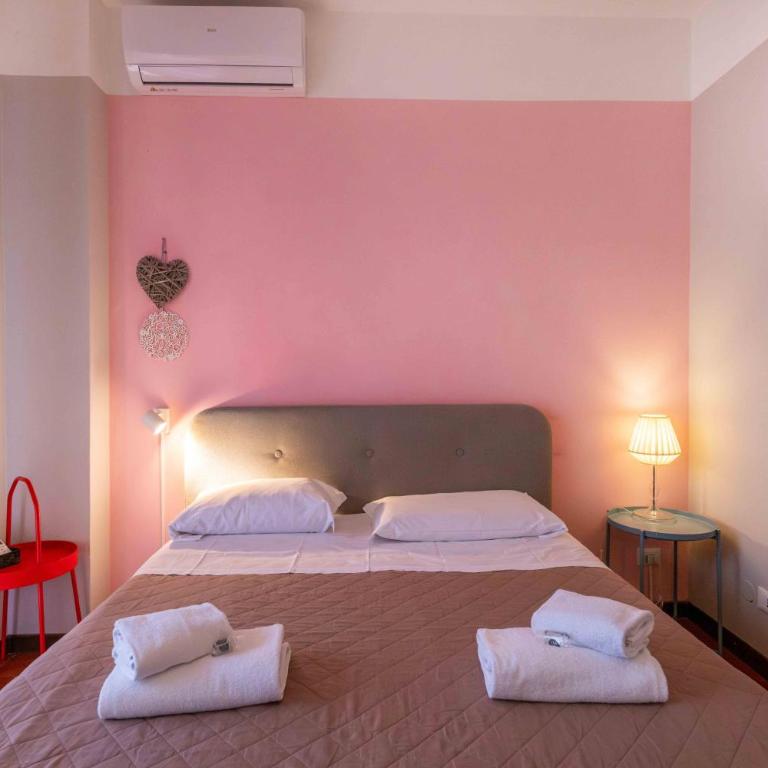 Casapiu Rooms - Camera Matrimoniale con Balcone - 1