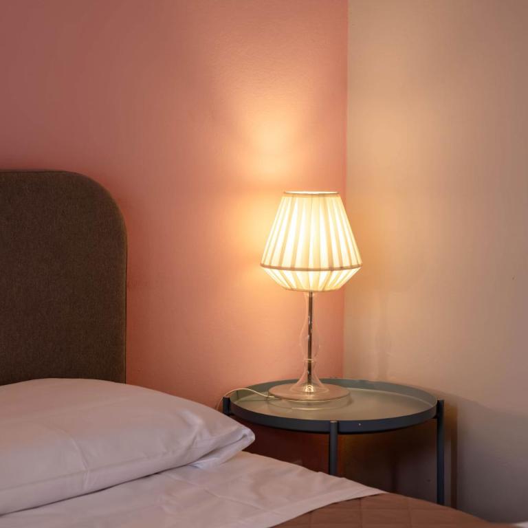 Casapiu Rooms - Camera Matrimoniale con Balcone - 2