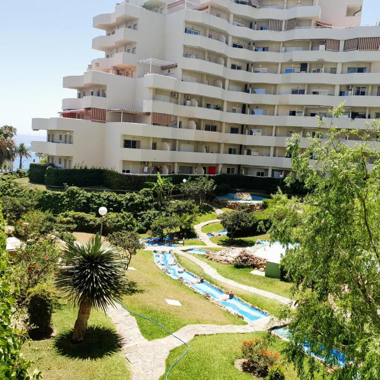 Benalbeach Loft Garden and Sea View - One-Bedroom Apartment - 19