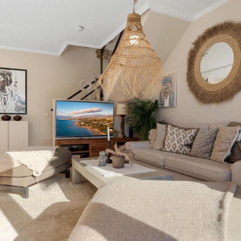 Penthouse Bali Ref #94 - Three-Bedroom Apartment with Sea View - 27