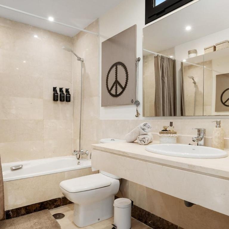 Penthouse Bali Ref #94 - Three-Bedroom Apartment with Sea View - 31