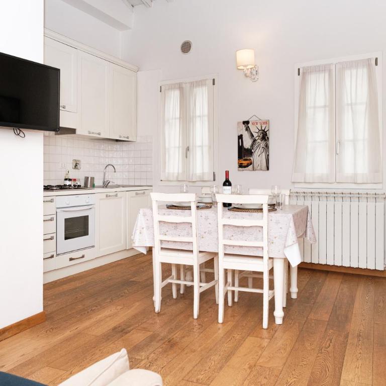 Borgo Flat 3 Floor View - Two-Bedroom Apartment - 16