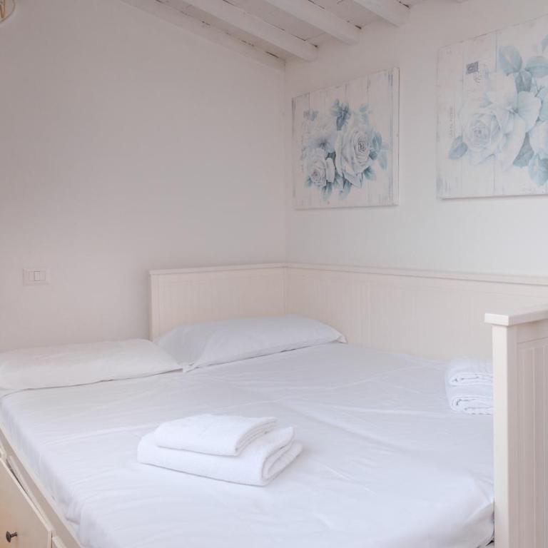 Borgo Flat 3 Floor View - Two-Bedroom Apartment - 23