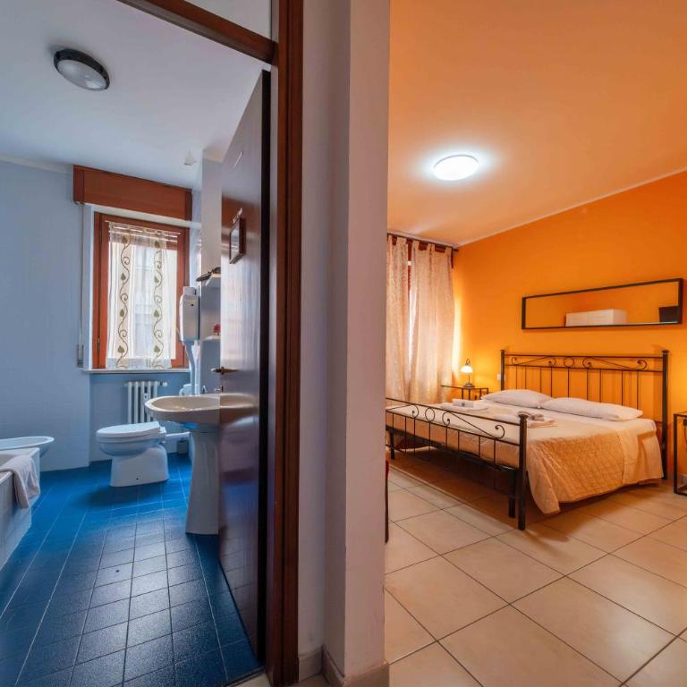 GuestHouse127 - Double Room with Private Bathroom - 2