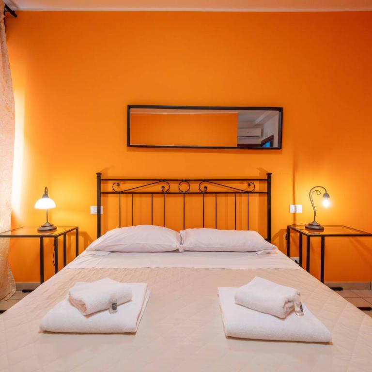 GuestHouse127 - Double Room with Private Bathroom - 1