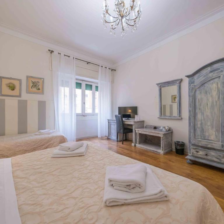 Al Teatro - Camera Matrimoniale con Bagno Privato Esterno - 1