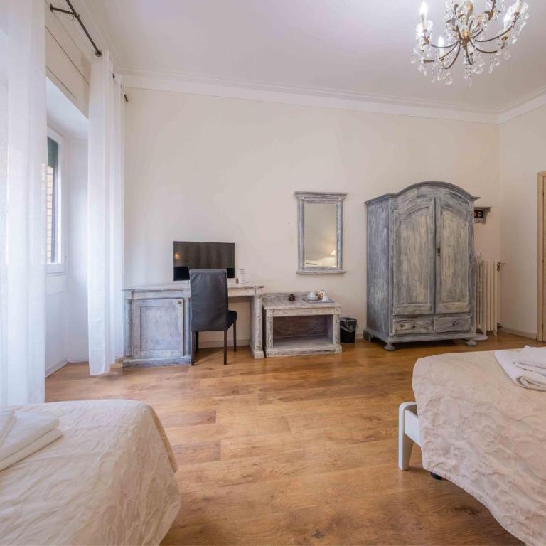 Al Teatro - Camera Matrimoniale con Bagno Privato Esterno - 7