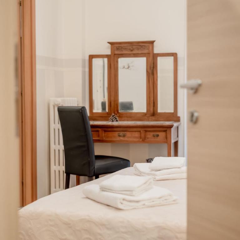 Al Teatro - Camera Matrimoniale con Bagno Privato - 2