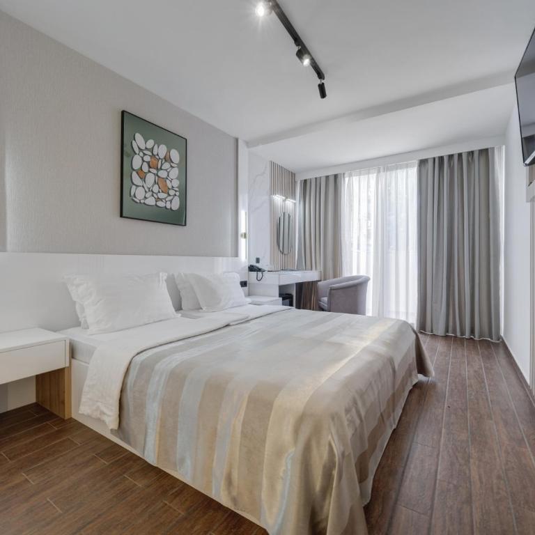 Hotel Tara Becici - Double Room with Garden View - Villa Magnolia - 5