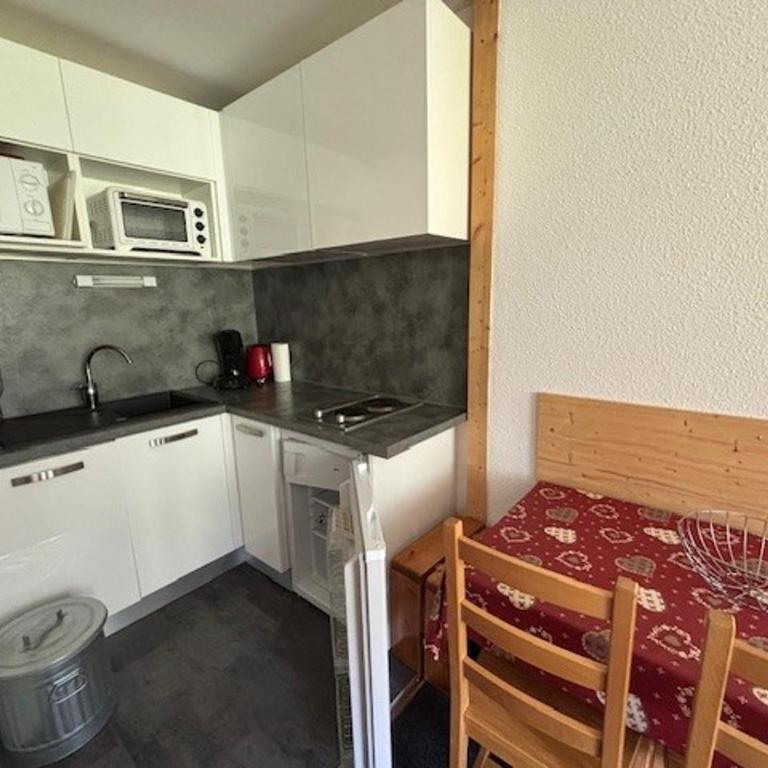 Studio cosy avec balcon, accès direct aux pistes, Wi-Fi gratuit - FR-1-449-51 - Monolocale - 4