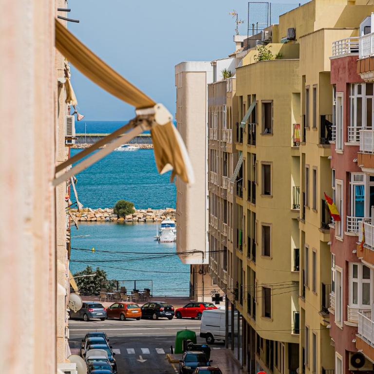 Modern apartment-beach-Aceqion-Torrevieja PMT18 - Three-Bedroom Apartment - 2