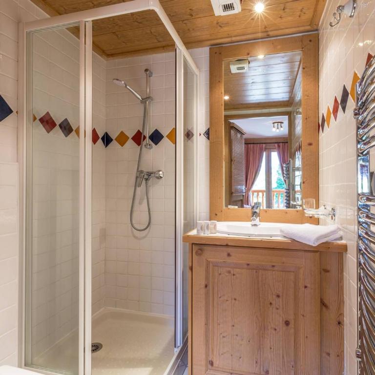 Standing, spa, piscine, pied de pistes, 8 personnes, St-Martin-de-Belleville - Appartement 3 Chambres - 6