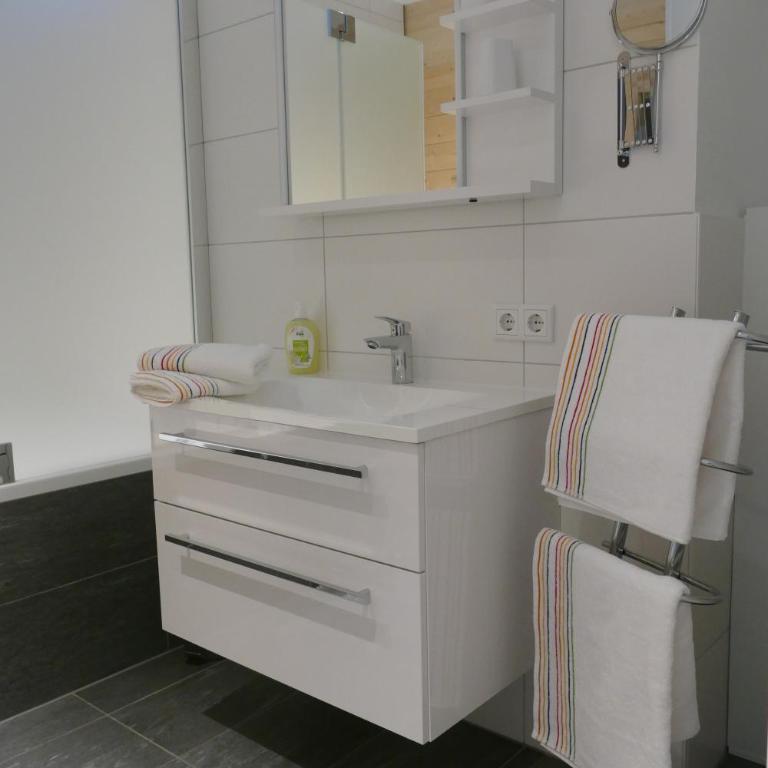 Grimmingpanorama mit Sauna by Salzkammergood Living - Appartement 1 Chambre - 14