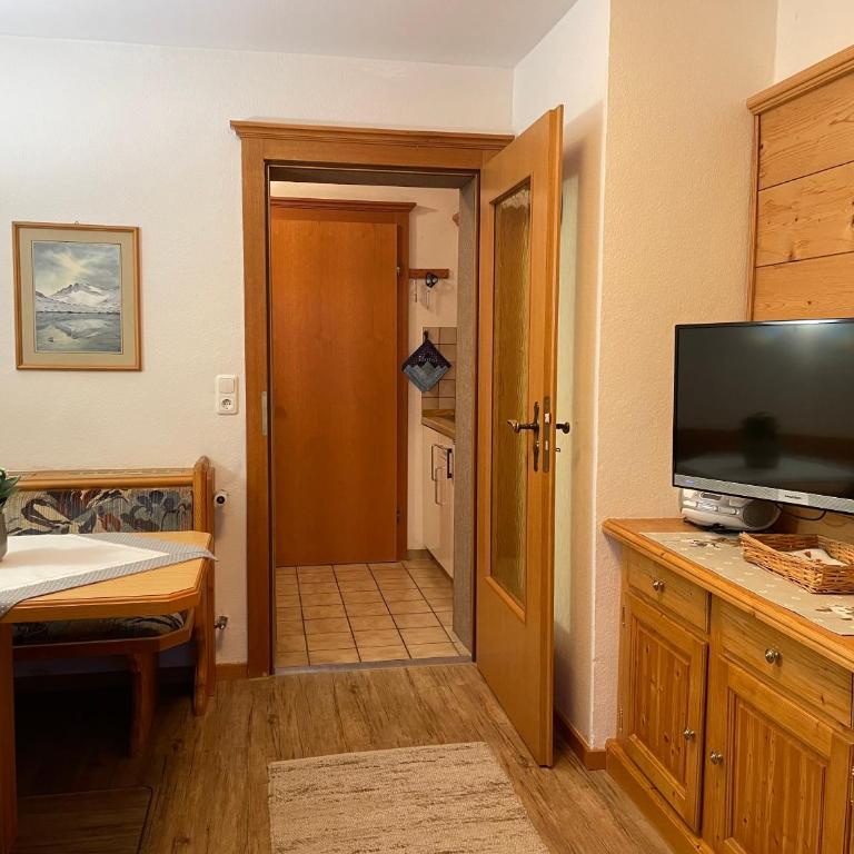 Gästehaus Rosenblüh - Apartment mit 1 Schlafzimmer - 2
