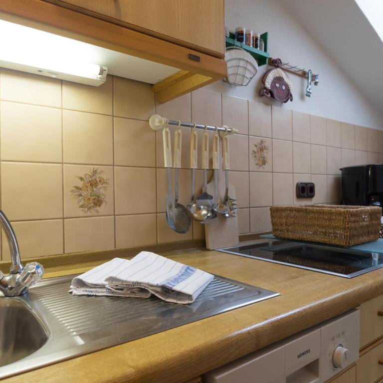 Gästehaus Rosenblüh - Apartment mit 1 Schlafzimmer und Aussicht - 1