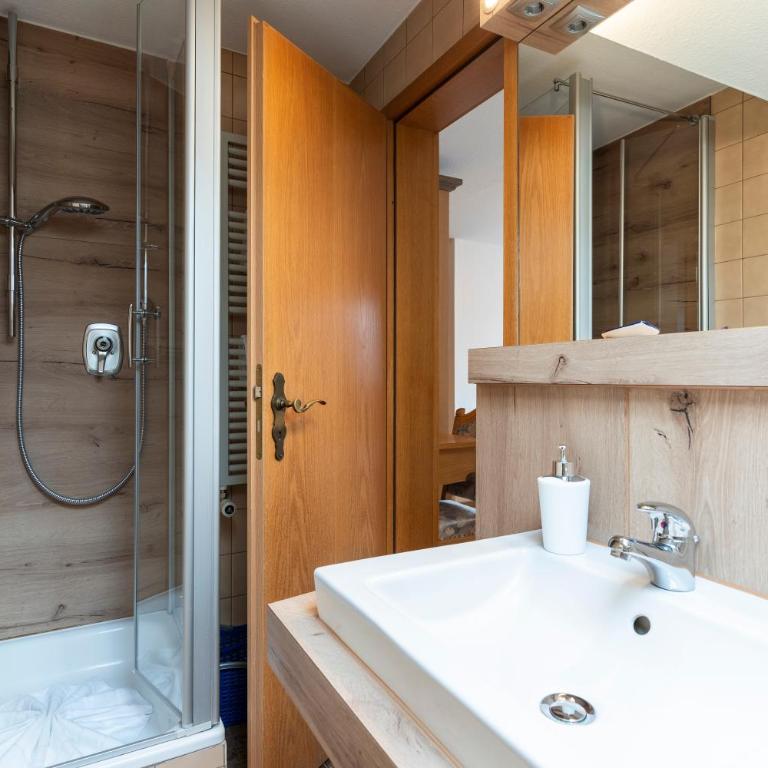 Gästehaus Rosenblüh - Apartment mit 1 Schlafzimmer und Aussicht - 2