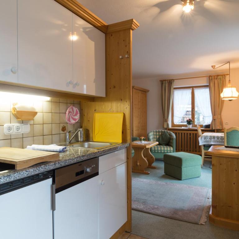 Gästehaus Rosenblüh - Apartment mit 1 Schlafzimmer - 2