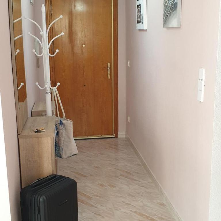 Happy Place Apartment - Apartment with Terrace - 2