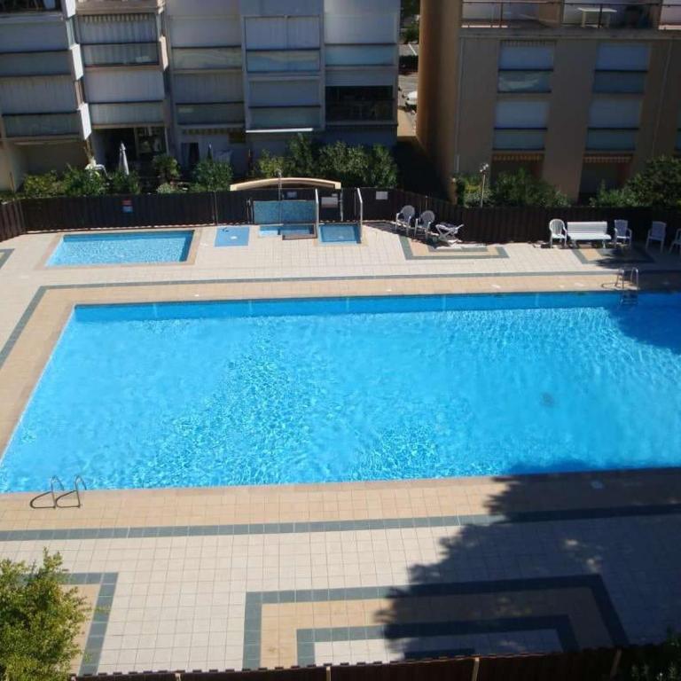 T2 cabine avec piscine idéalement situé - Appartement 2 Chambres - 2