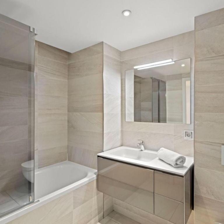 VIP 2 chambres, 2 salles de bain et 2 WCs Palais des Festivals Croisette - Appartement 2 Chambres - 17
