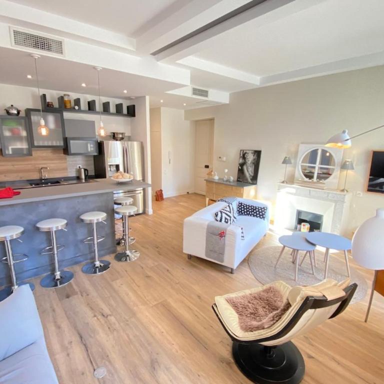 Beautiful 2 bedrooms 2 bathrooms Center of Cannes - Apartamento de 2 dormitorios - 1