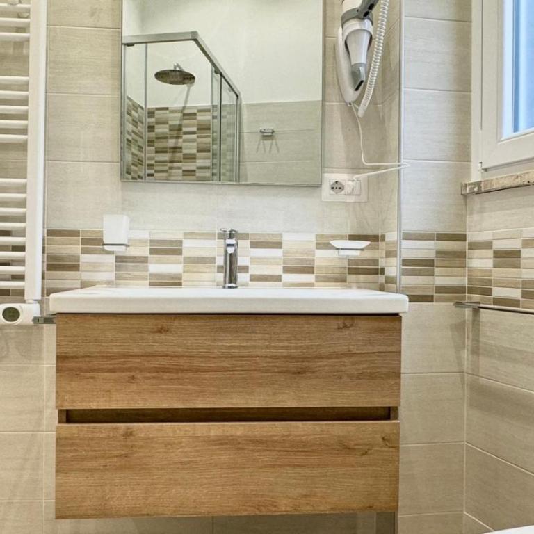 Chich Suites in the Heart of Historic Rome - Appartamento Standard con 2 Camere da Letto - 34