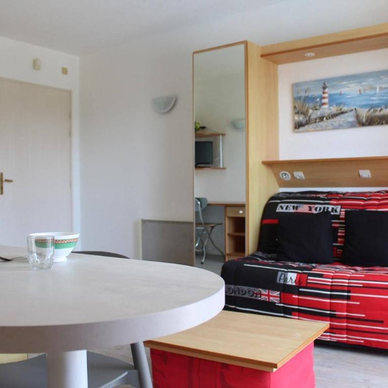 Studio LA ROCHELLE - LR010-205 - Studio-Apartment - 1