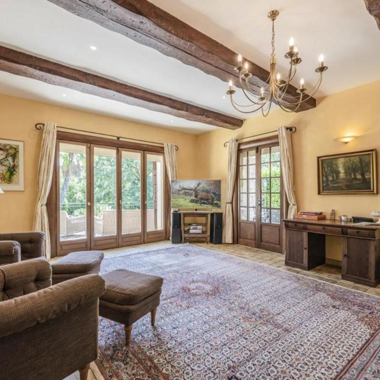 7 bedrooms Villa in St Paul de Vence with 5000sqm - Villa - 8