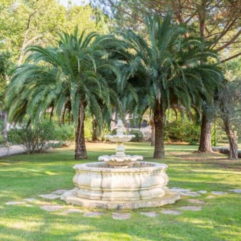 7 bedrooms Villa in St Paul de Vence with 5000sqm - Villa - 55