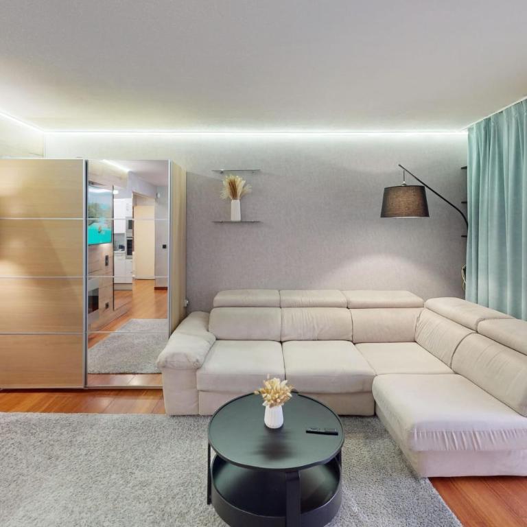 Cozy Apt with Balcony - 5 min to the Beach - Appartement - 3