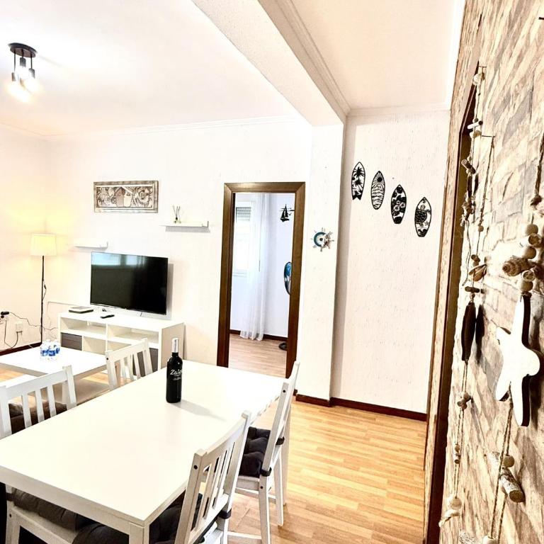 Los 3 hermanos by Staycare - Apartment - 9