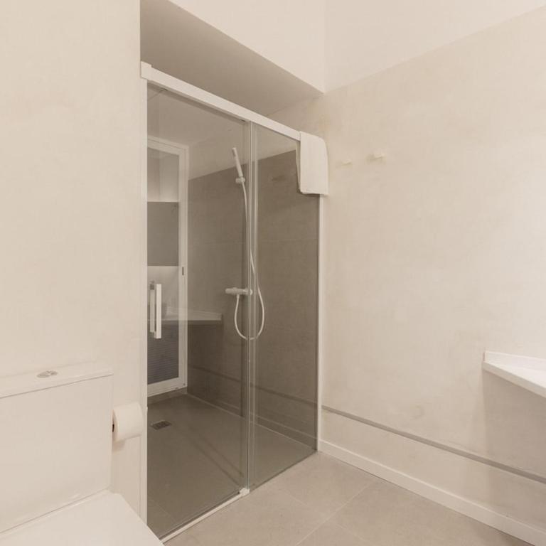 Chic & Cozy Stay in Valencia - Two-Bedroom Apartment - 11