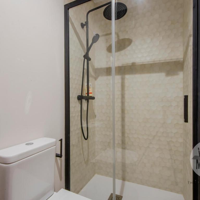 Tarde de Madrid para 8 en Tesoro 6 - Three-Bedroom Apartment - 32