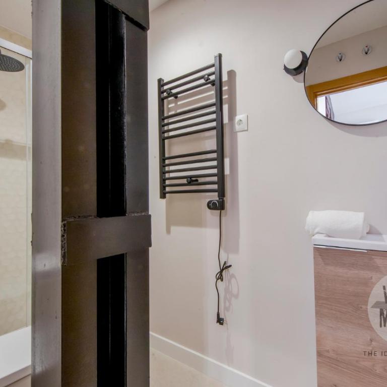 Tarde de Madrid para 8 en Tesoro 6 - Three-Bedroom Apartment - 31