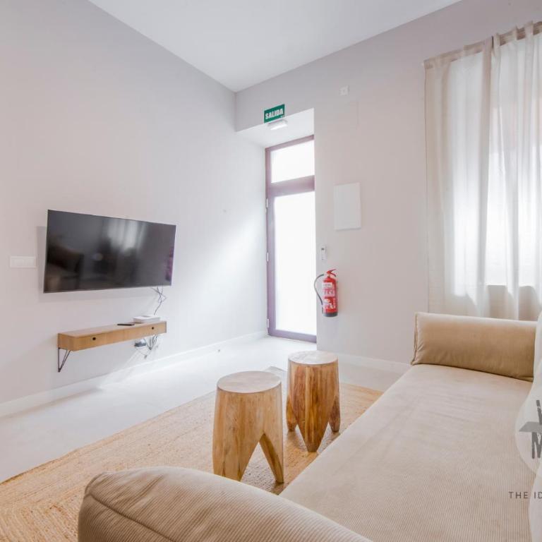Tarde de Madrid para 8 en Tesoro 6 - Three-Bedroom Apartment - 4