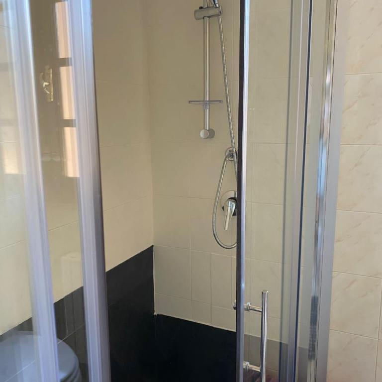 La Villetta - Camera Matrimoniale con Bagno Privato Esterno - 7