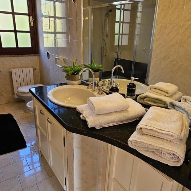 La Villetta - Camera Matrimoniale con Bagno Privato Esterno - 4