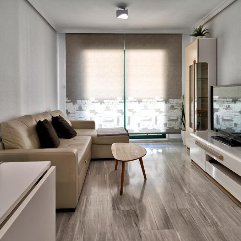 Love Rent4 Málaga Playa Del Bajondillo - Apartamento de 1 dormitorio - 3