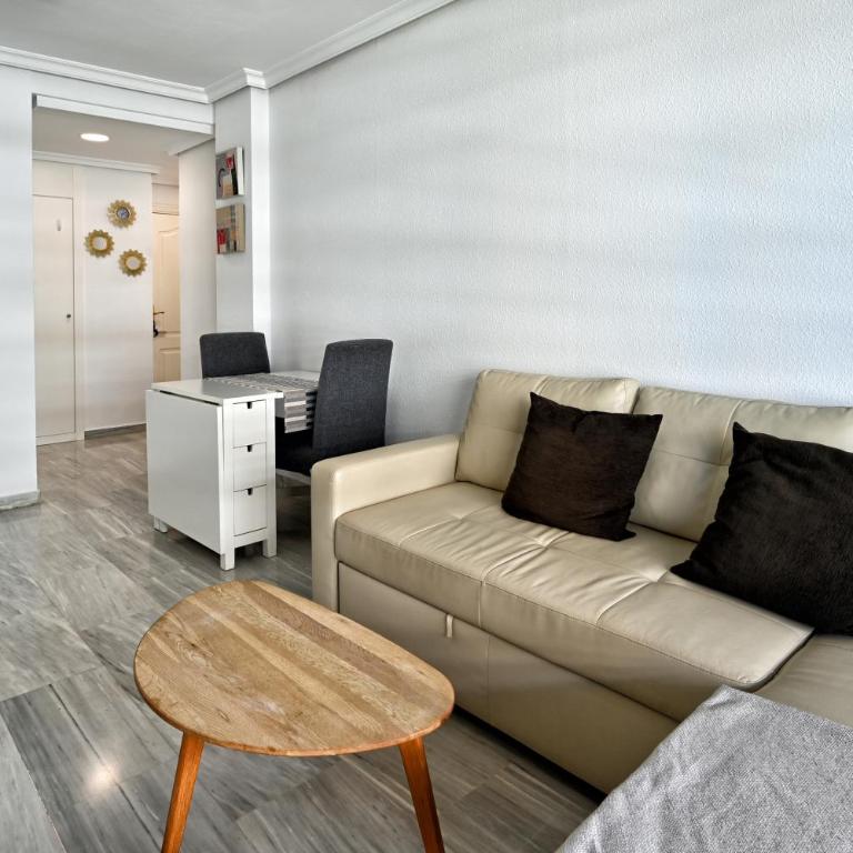 Love Rent4 Málaga Playa Del Bajondillo - Apartamento de 1 dormitorio - 6