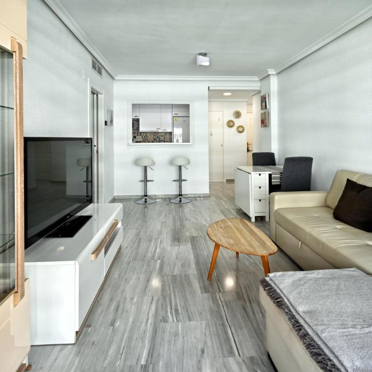 Love Rent4 Málaga Playa Del Bajondillo - Apartamento de 1 dormitorio - 5