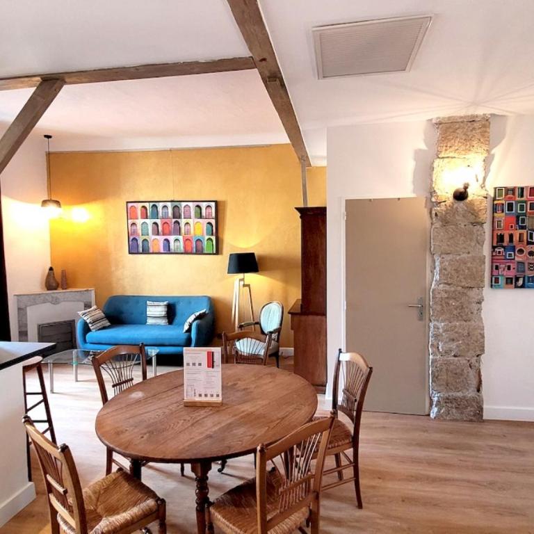 ZePerfectPlace - Vieux Nice Garibaldi 3 chambres - Three-Bedroom Apartment- no lift-3rd floor - 36