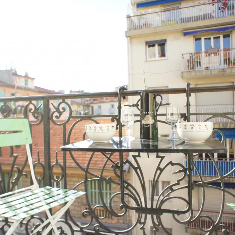 ZePerfectPlace - Vieux Nice Garibaldi 3 chambres - Three-Bedroom Apartment- no lift-3rd floor - 32
