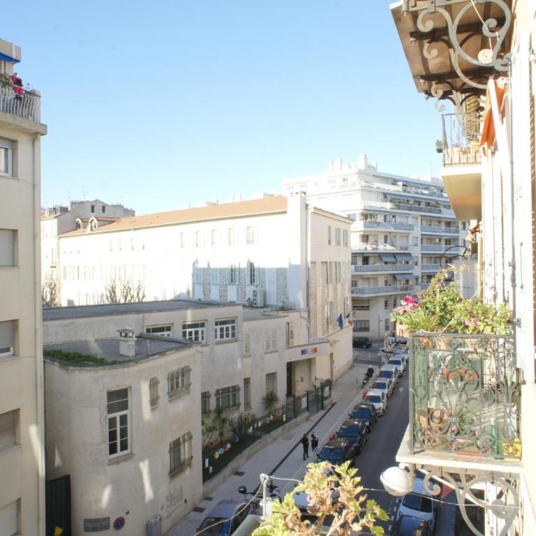 ZePerfectPlace - Vieux Nice Garibaldi 3 chambres - Three-Bedroom Apartment- no lift-3rd floor - 33