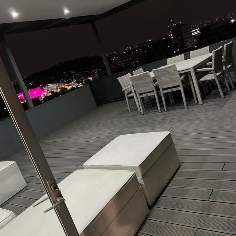 Spectacular PH with office in front of Perisur - One-Bedroom Apartment - 26