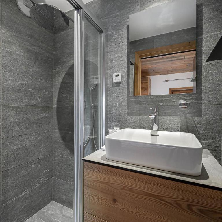 Appartement moderne - Courchevel Village - Ski aux pieds avec parking et wifi - FR-1-562-26 - Apartamento (6 adultos) - 11